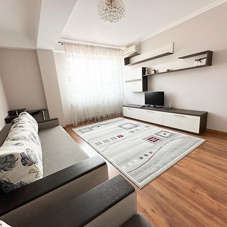 Bright & Quiet 2Room Apartment In City Center Kischinau Exterior foto